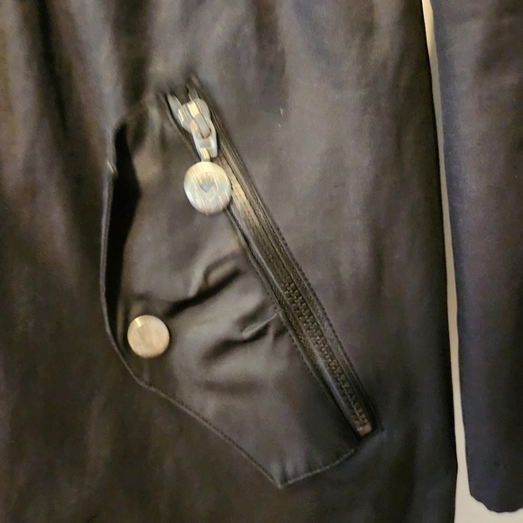 Betsey Johnson Black Snap Closure Raincoat with Leopard Print Lining - Picture 5 of 9